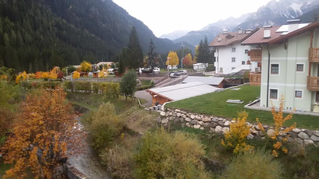 Appartamento Ivo Campitello di Fassa Pokoj fotografie