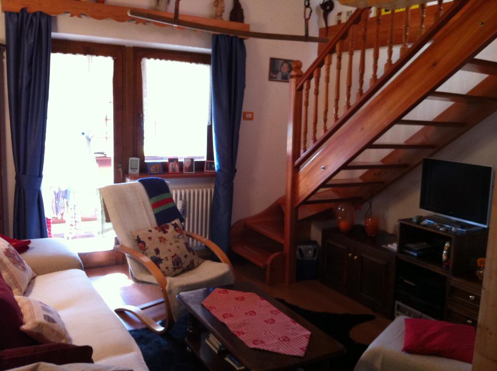 Appartamento Ivo Campitello di Fassa Pokoj fotografie